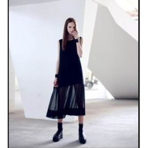 Sukiired Design Black Dress Size Small NWT